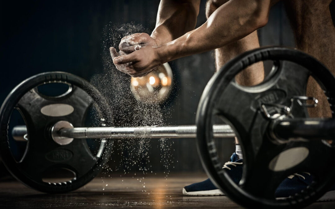 Free Weight Training vs. Machines: Understanding the Differences and Benefits